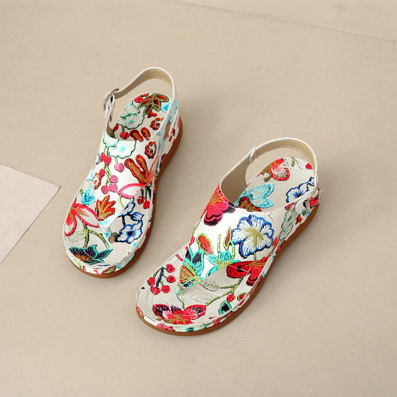 Sandale Femme Confortable Style Tong avec Motif Floral