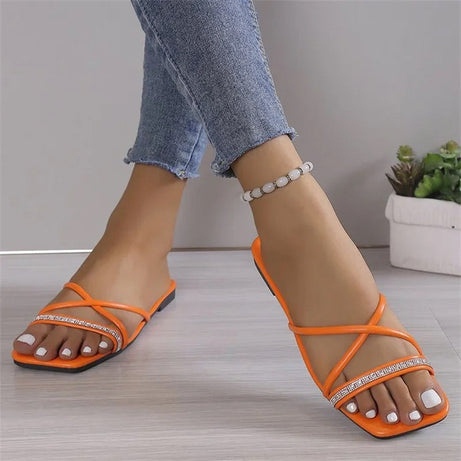 Sandale Orange avec Lanières Fines et Croisées