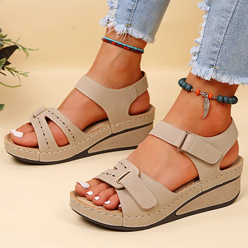 Sandale Scratch Femme Beige à Talon Compensé