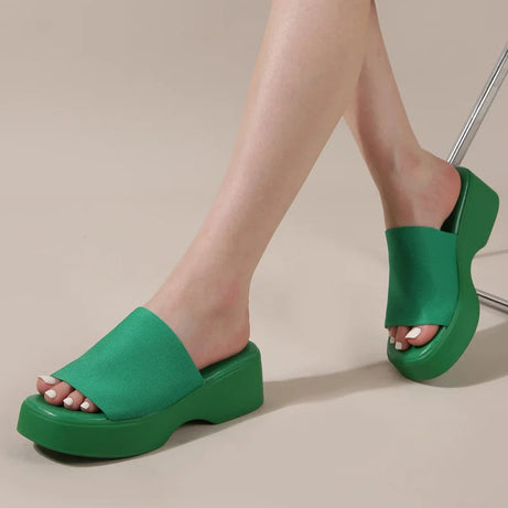 Sandale Verte Style Claquette avec Semelle Épaisse