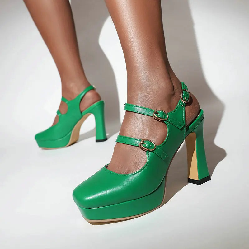 Sandale Verte avec Talon et Boucles Dorées
