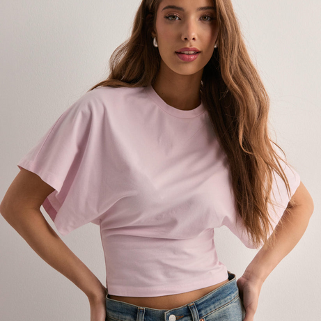 Tee Élégant à Manches Amples pour Femme – Col Rond et Manches Courtes Décontractées