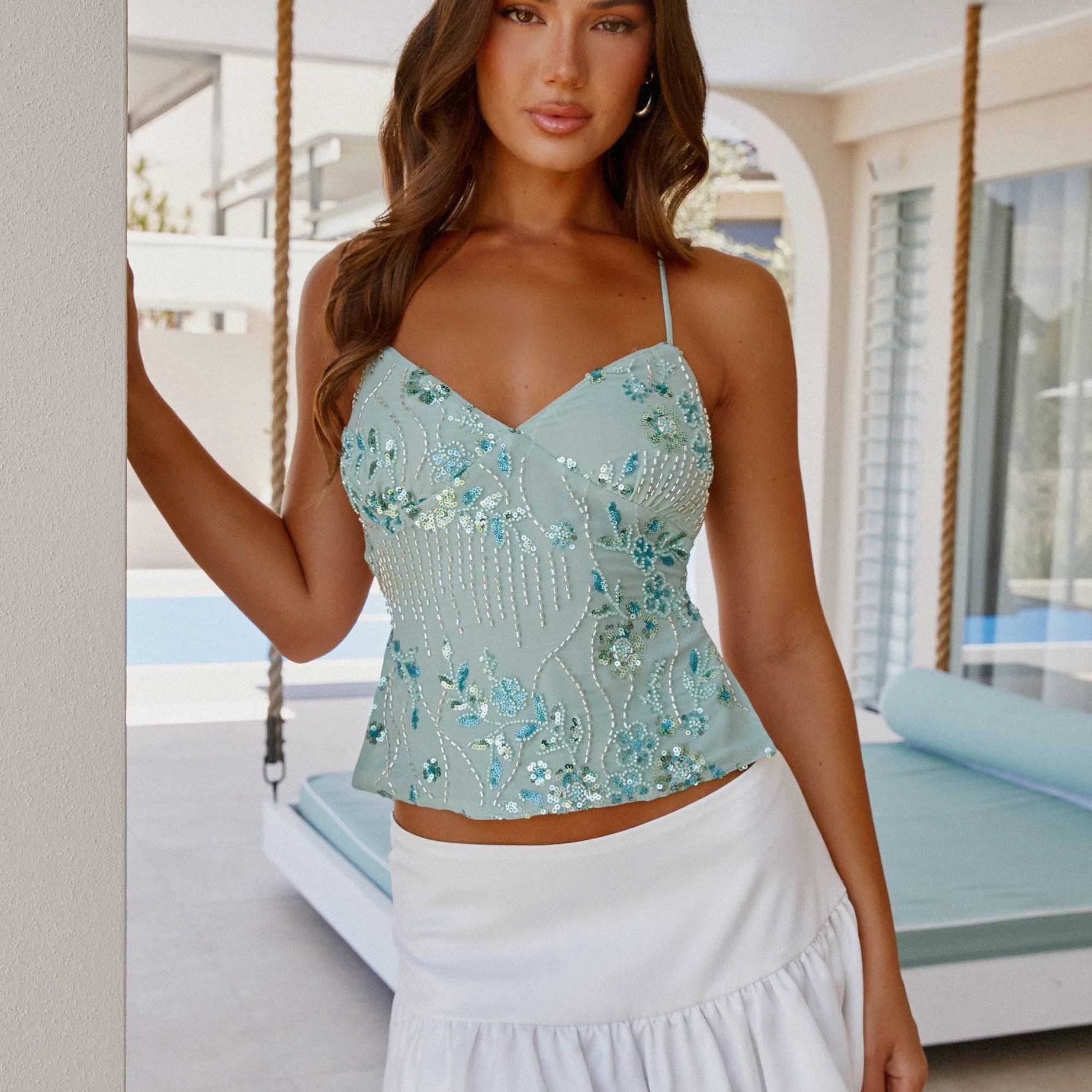 Top Cami à Sequins Dos Nu - Glamour | Éclat et Chic