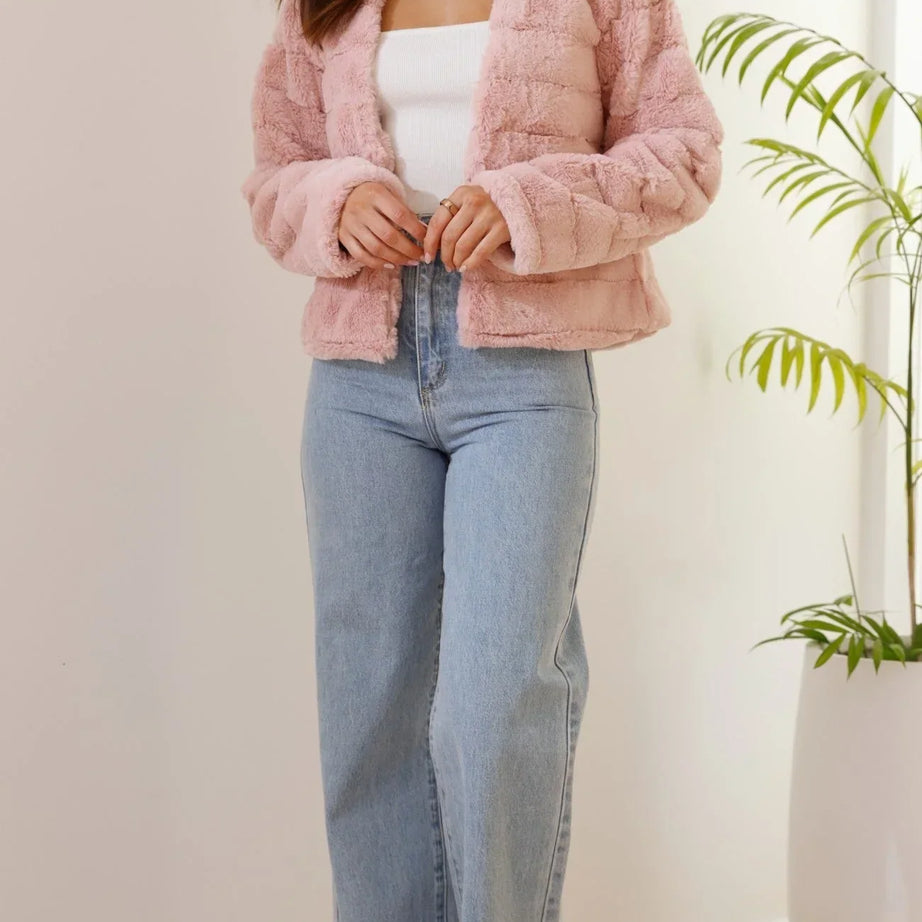 Veste courte femme en fausse fourrure à col ouvert