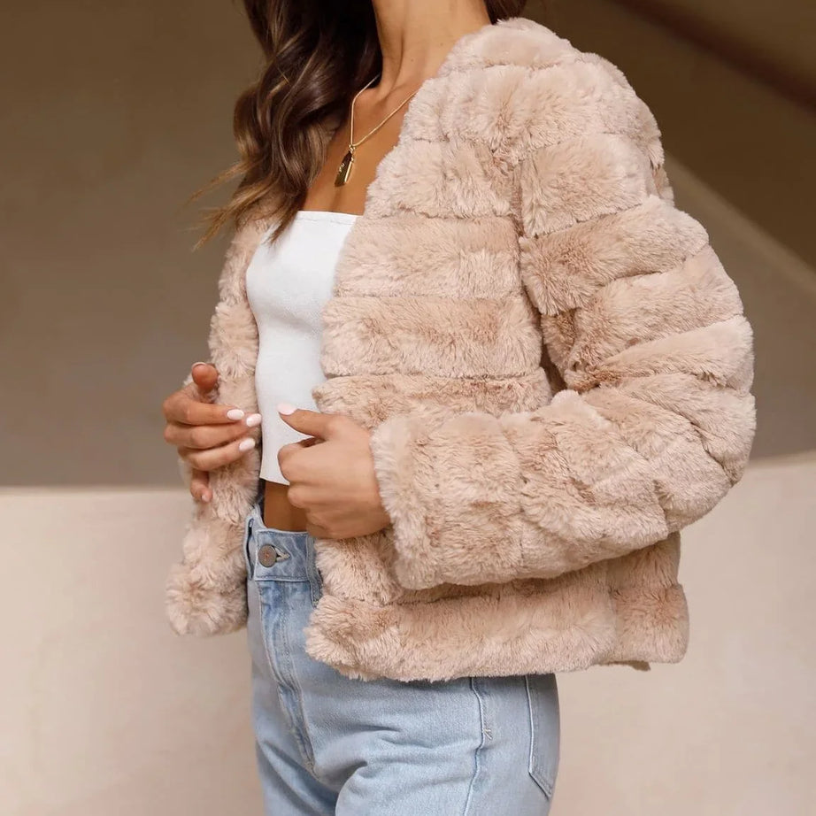 Veste courte femme en fausse fourrure à col ouvert