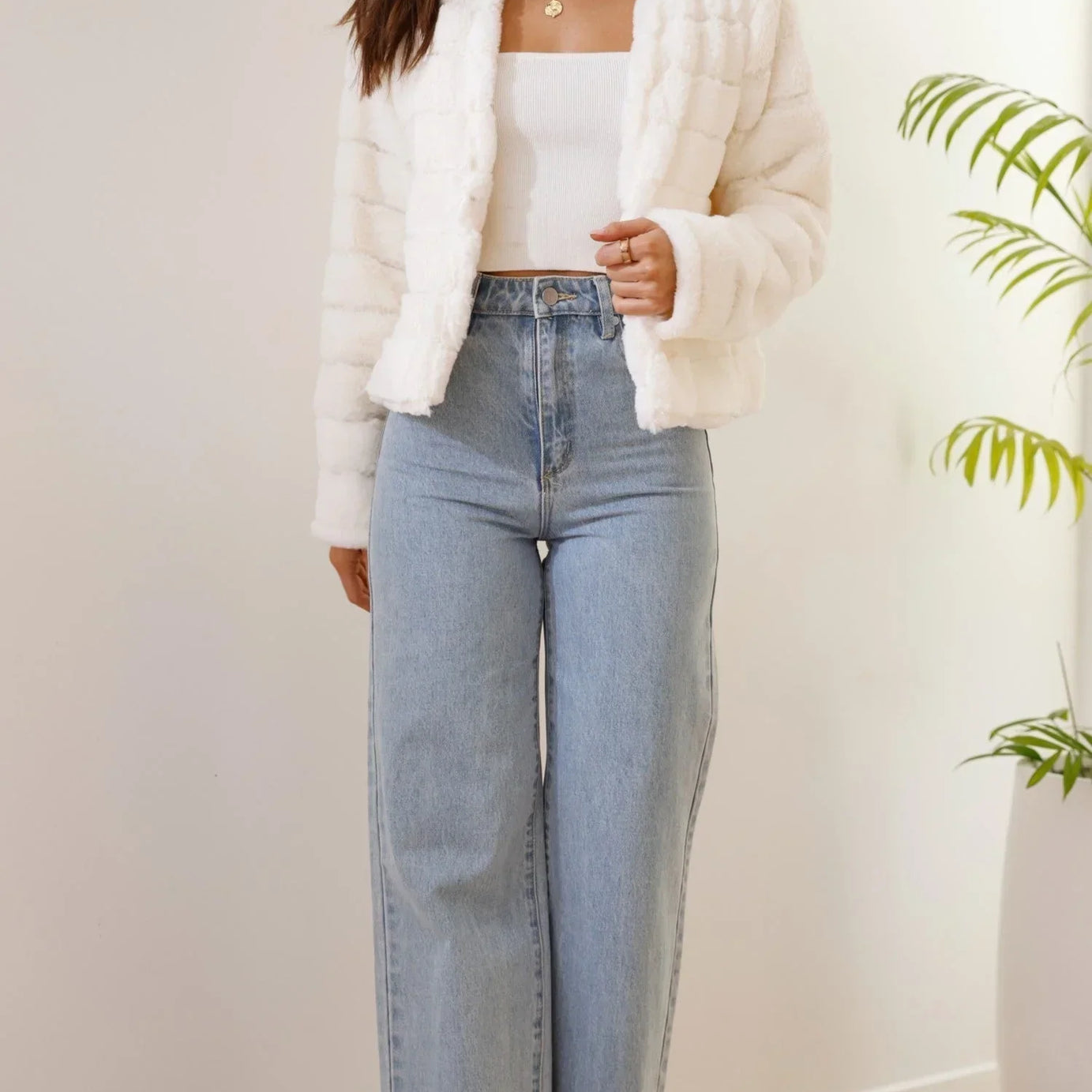 Veste courte femme en fausse fourrure à col ouvert