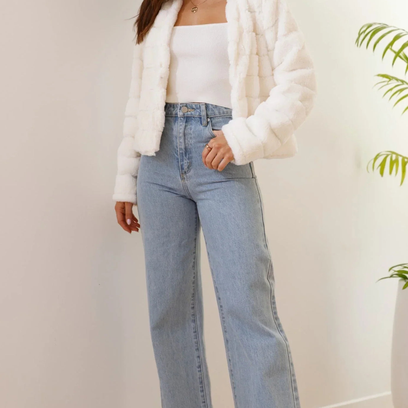 Veste courte femme en fausse fourrure à col ouvert