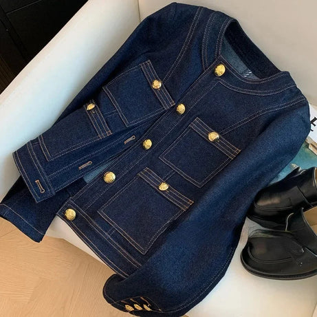 Veste denim femme avec boutons dorés élégants