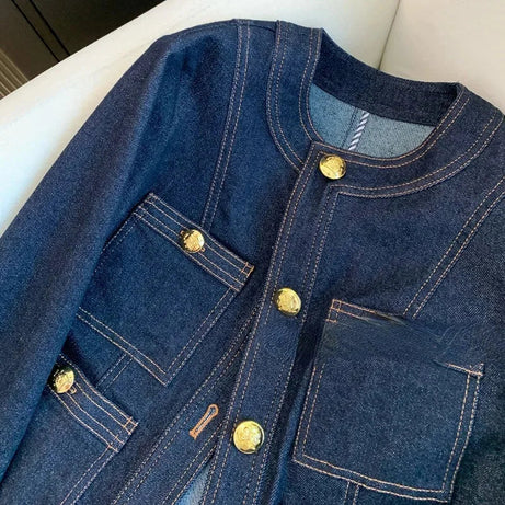 Veste denim femme avec boutons dorés élégants