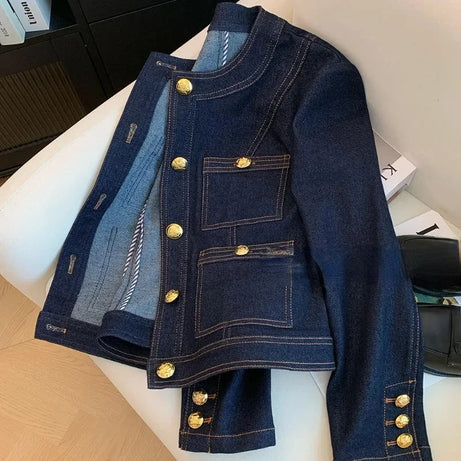 Veste denim femme avec boutons dorés élégants