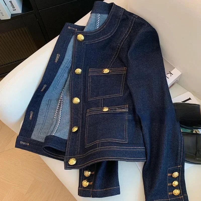 Veste denim femme avec boutons dorés élégants