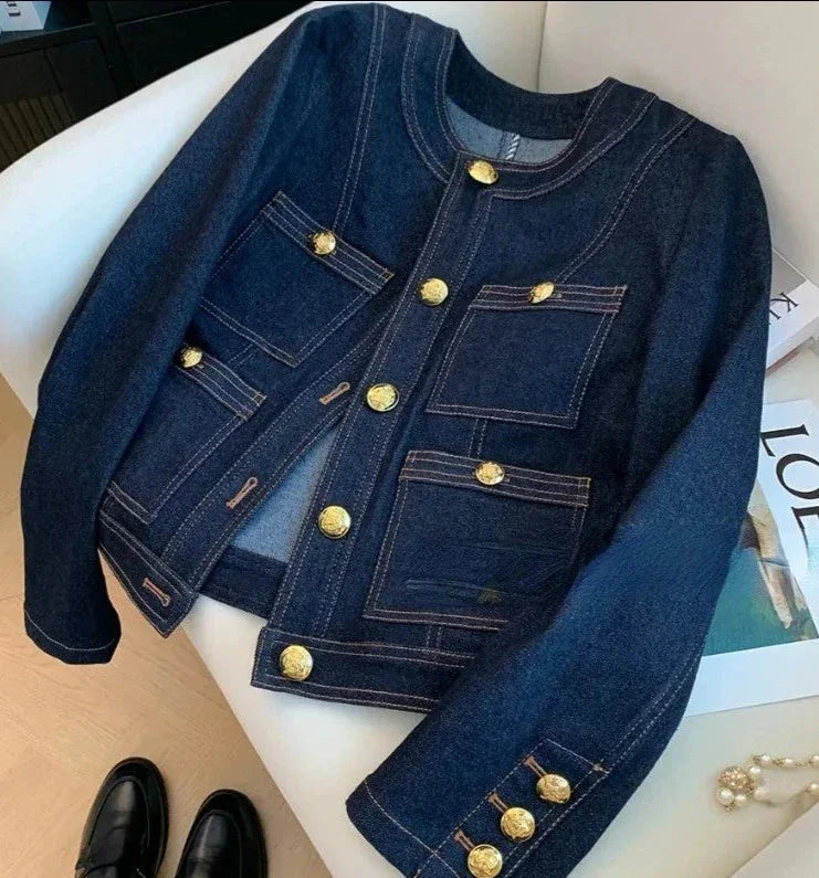 Veste denim femme avec boutons dorés élégants