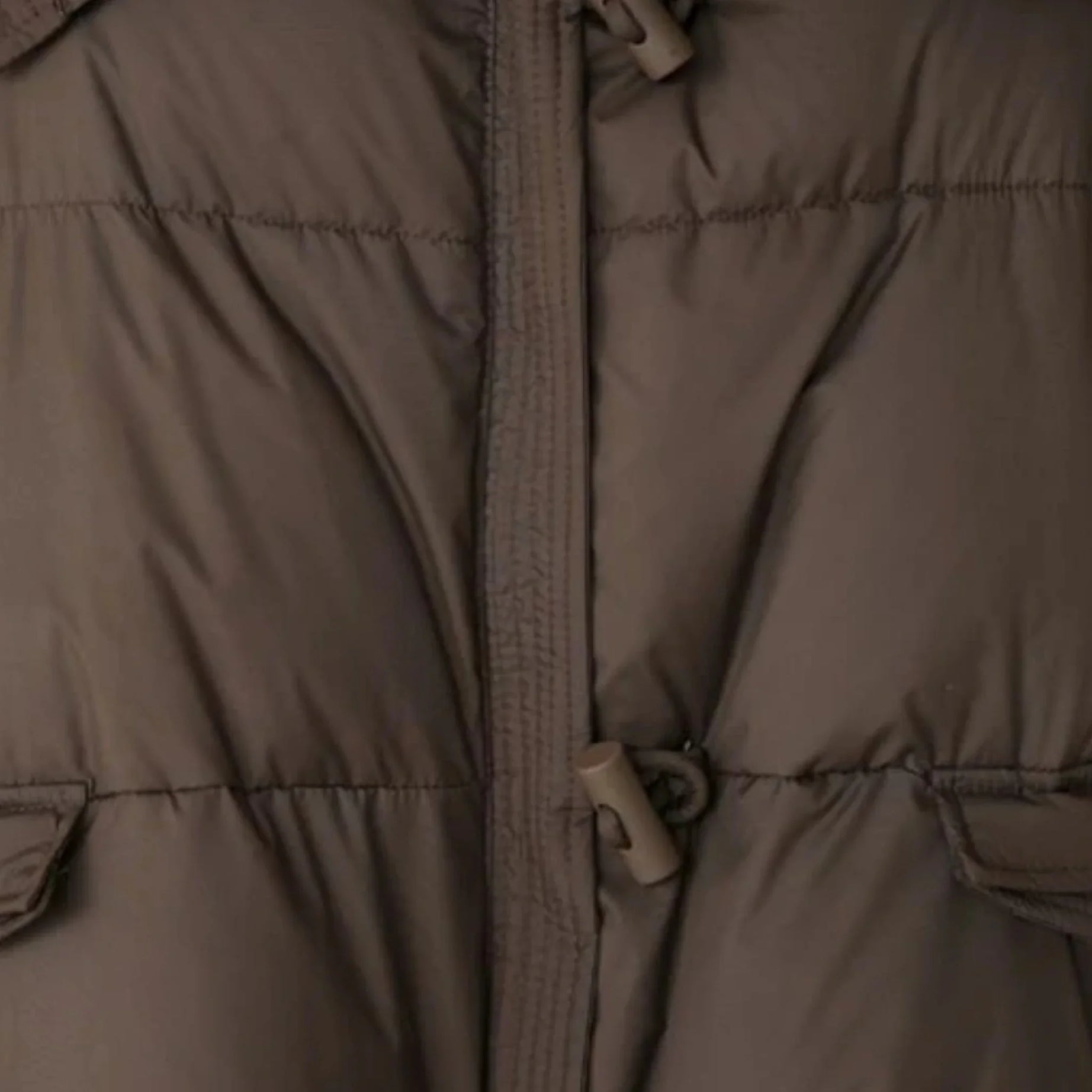 Veste femme avec col en fausse fourrure et manches côtelées