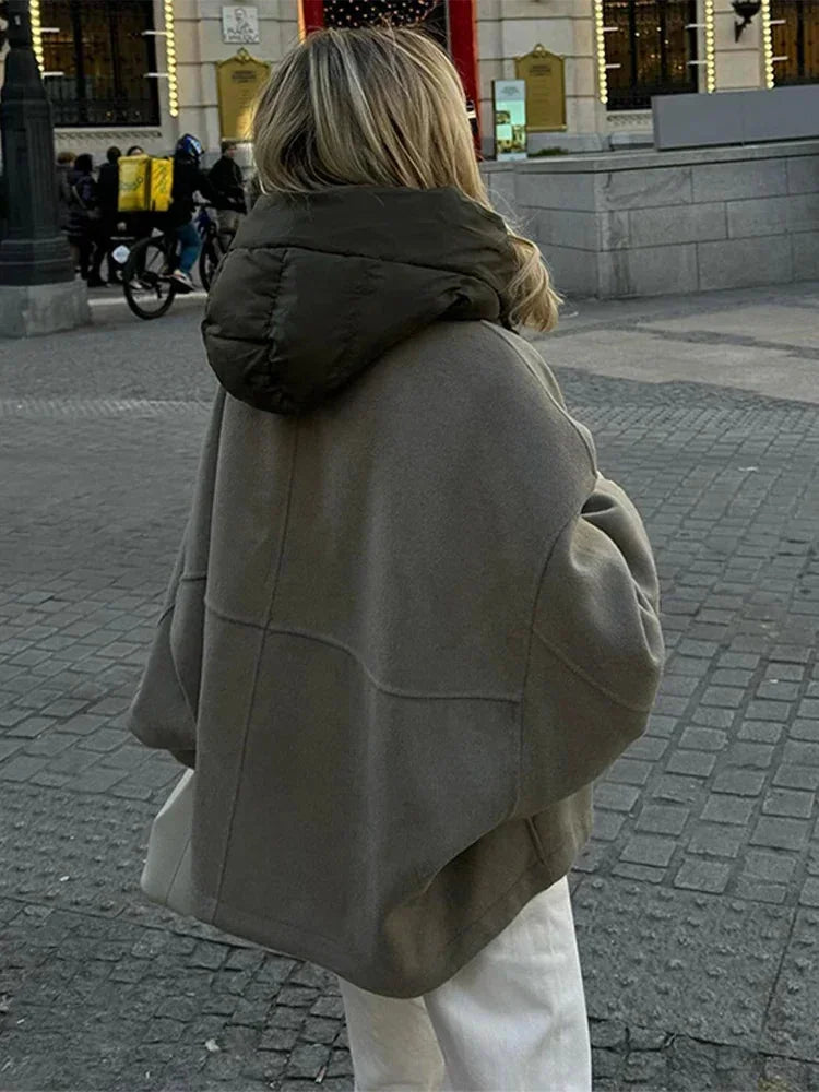 Veste femme à capuche avec rembourrage épais