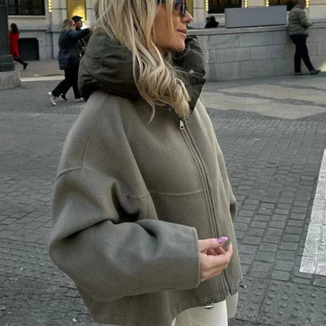 Veste femme à capuche avec rembourrage épais