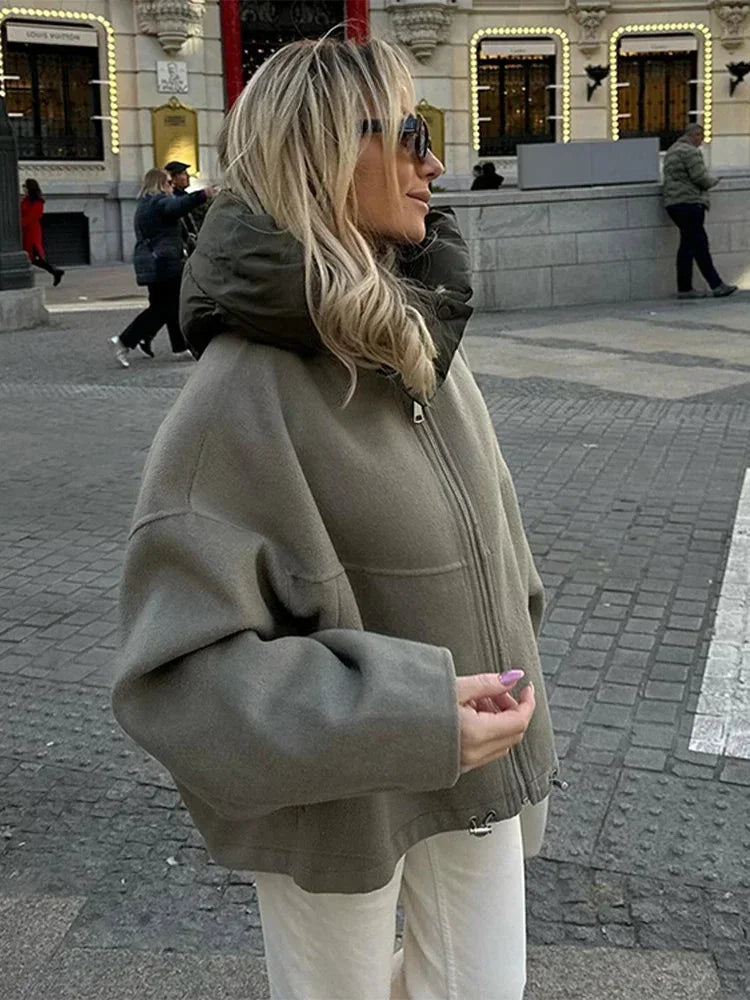 Veste femme à capuche avec rembourrage épais