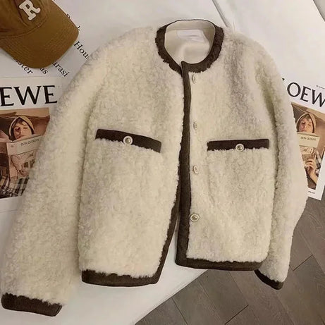 Veste femme courte en tissu peluche doux