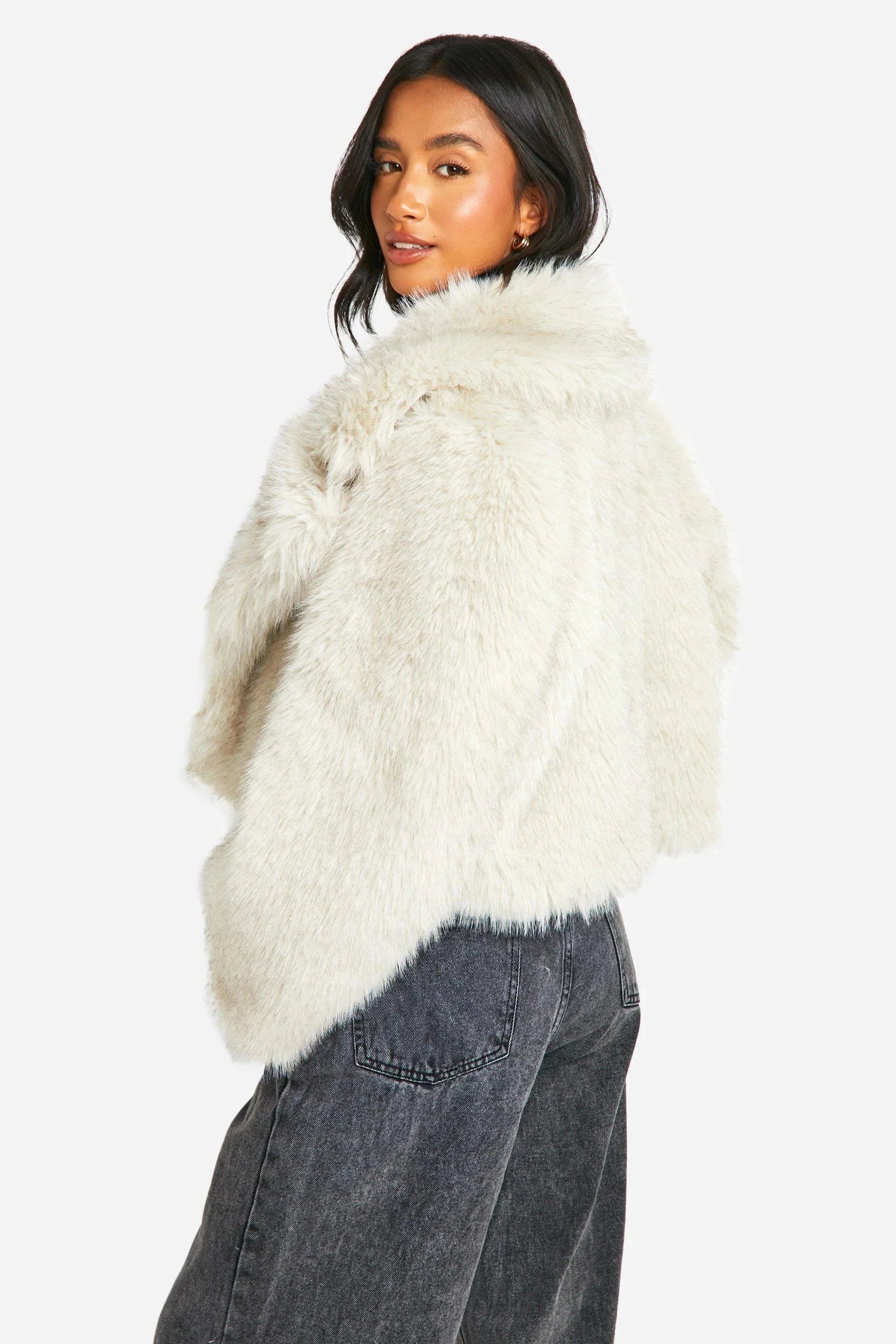 Veste femme en fausse fourrure ivoire à col large