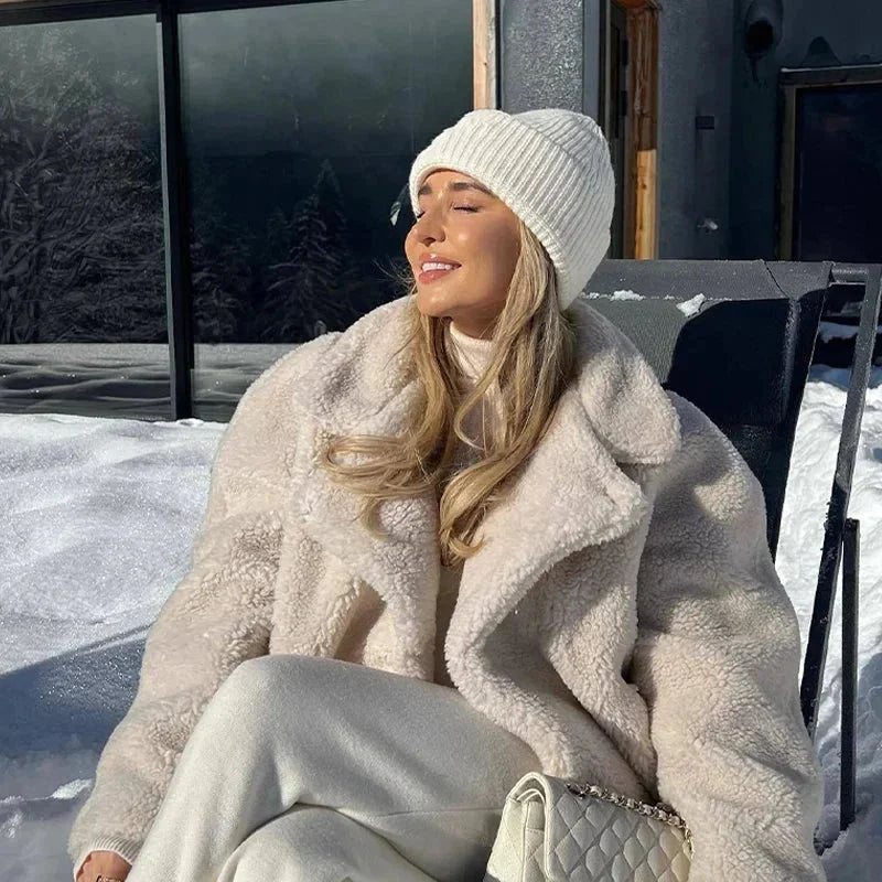 Veste teddy crème pour femme avec col à revers