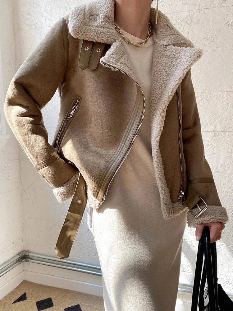 Veste femme en suédine avec doublure effet mouton