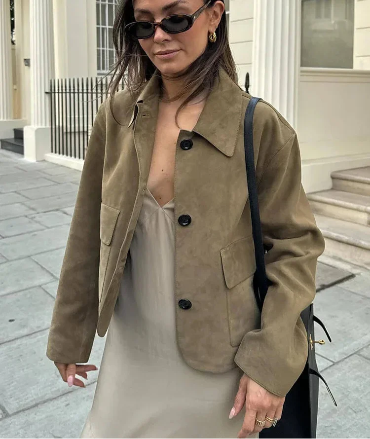 Veste femme marron chic avec boutons et col classique