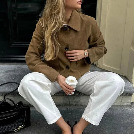 Veste femme marron chic avec boutons et col classique
