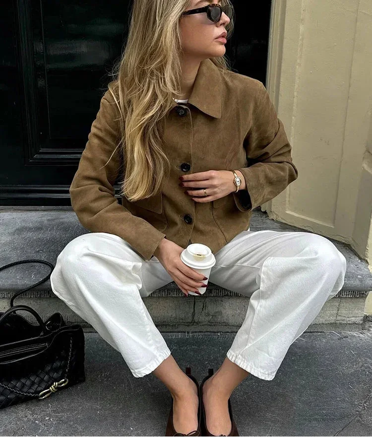 Veste femme marron chic avec boutons et col classique