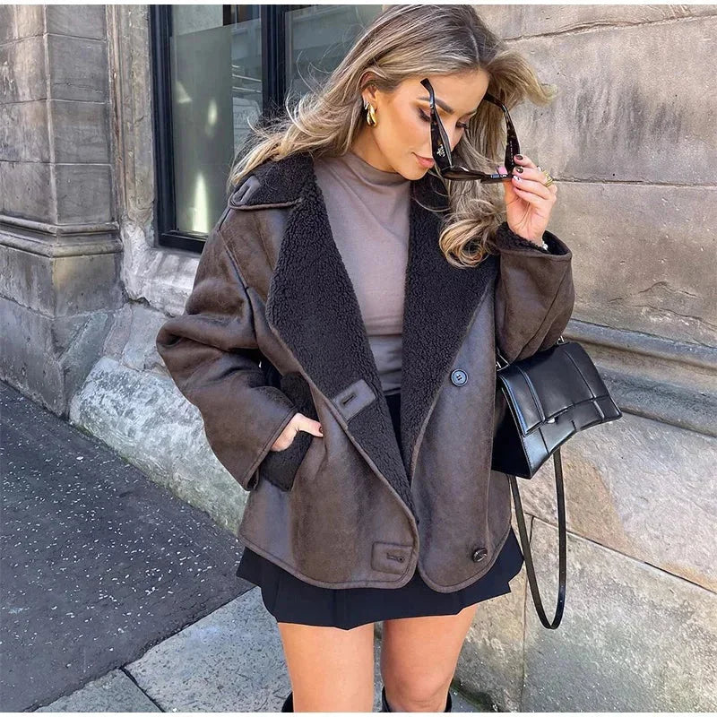 Veste femme marron foncé effet mouton avec grands revers