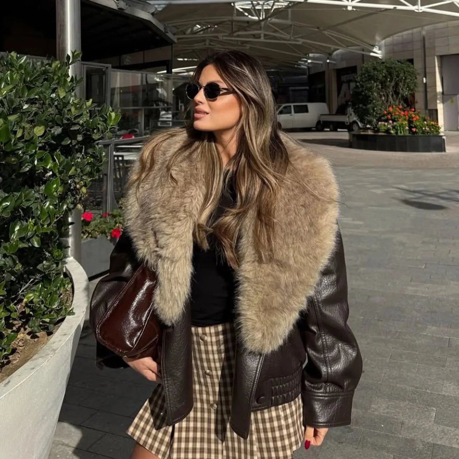 Veste Femme Marron Vintage à Col Doublé et Poches