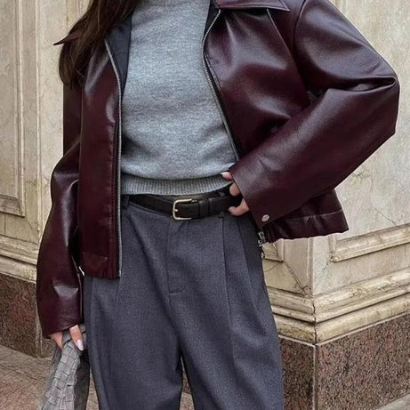 Veste en cuir vegan pour femme - Style moderne et audacieux