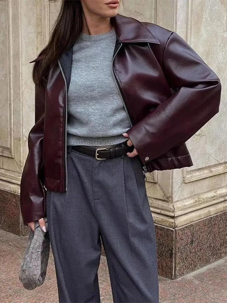 Veste en cuir vegan pour femme - Style moderne et audacieux