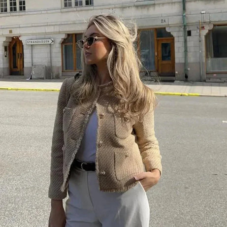 Veste femme tweed beige avec boutons élégants