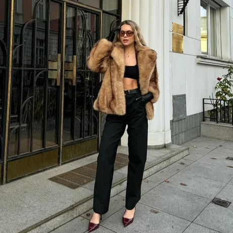 Veste marron élégante pour femme avec fermeture éclatante