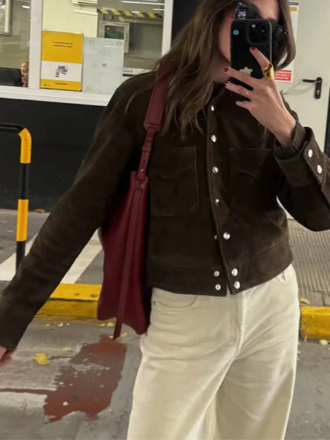 Veste marron pour femme avec boutons et poches