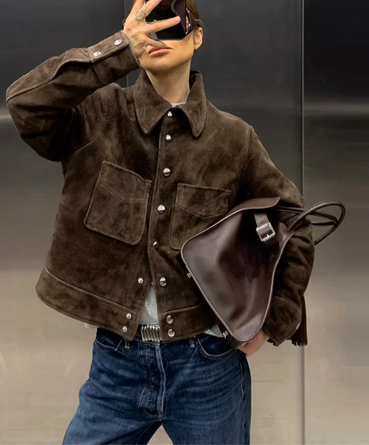 Veste marron pour femme avec boutons et poches