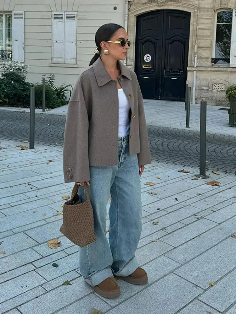 Veste moderne femme coupe ample avec boutons
