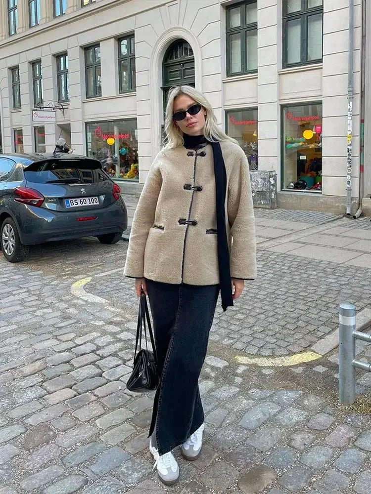 Veste polaire beige femme à boutons style duffle
