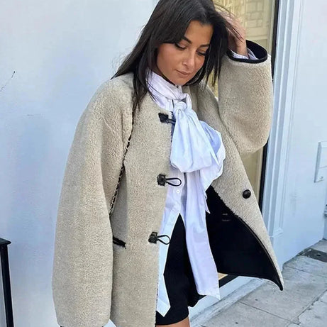 Veste polaire beige femme à boutons style duffle
