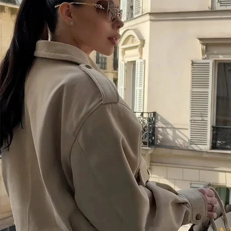 Veste trench courte beige à col à revers femme