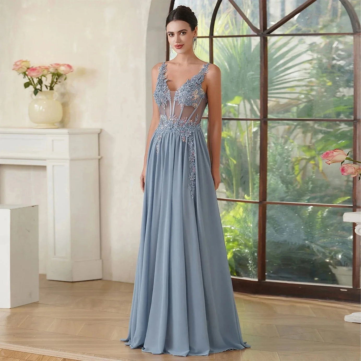 Robe longue en tulle avec appliqués sexy