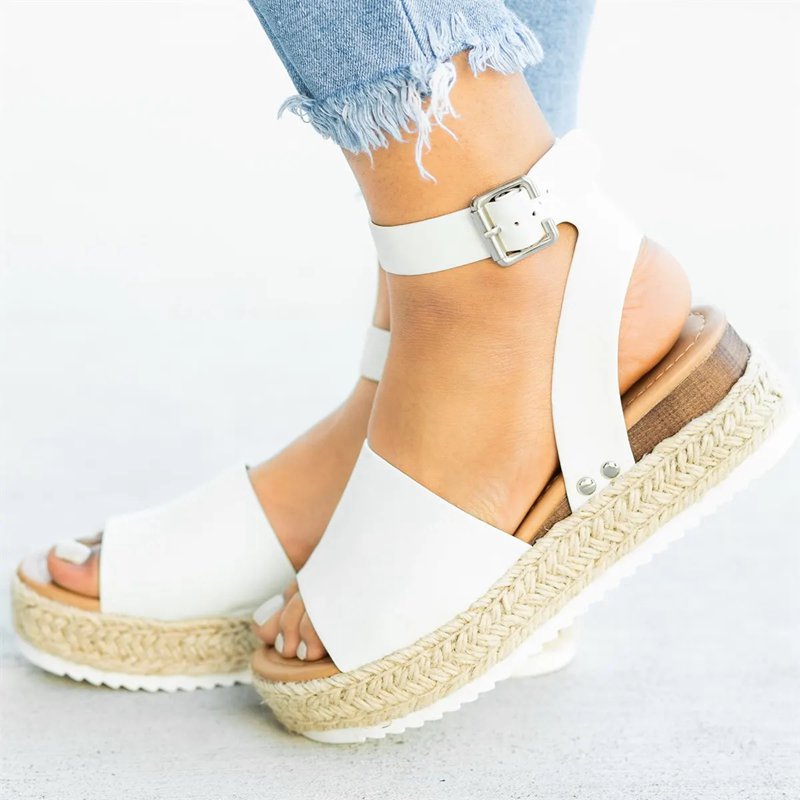 Lila Keilsandalen