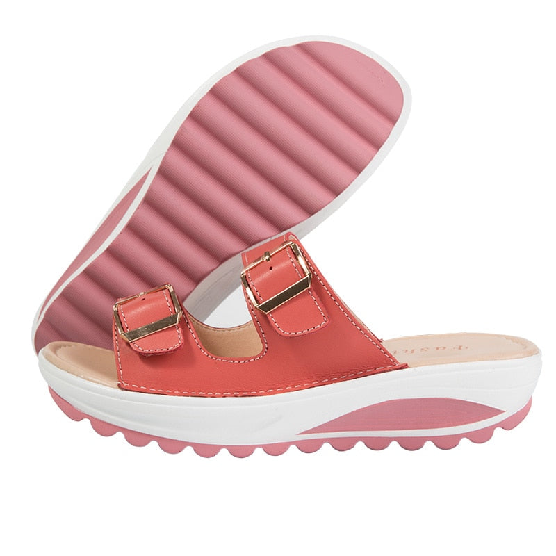 Hochwertige Keilsandalen