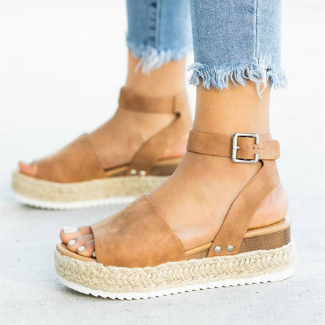 Lila Keilsandalen
