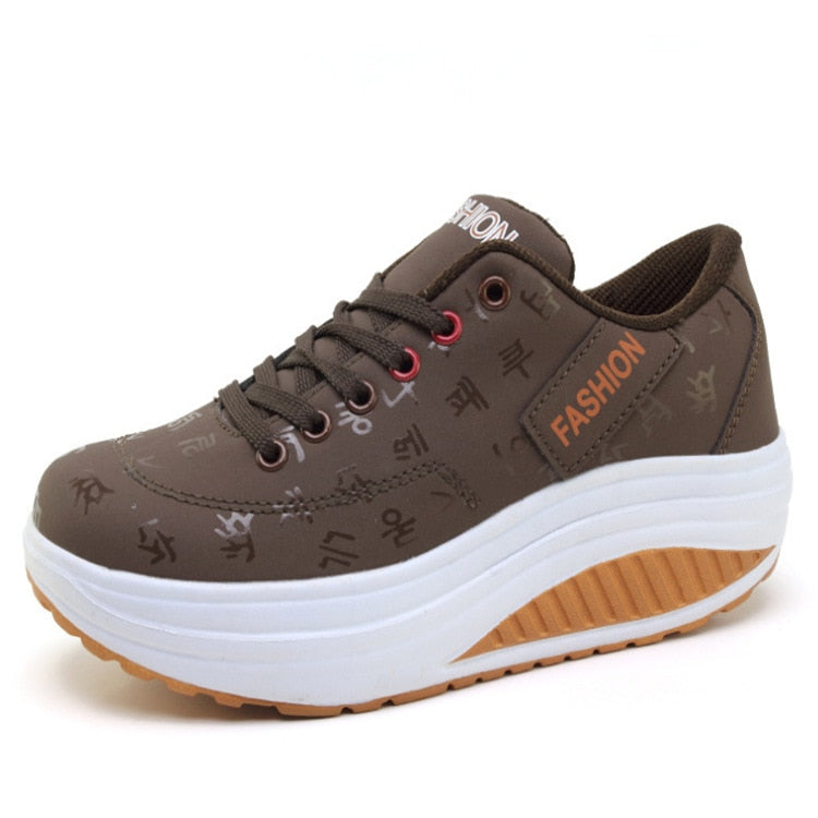 Chaussures orthopédiques  marche femme élégante