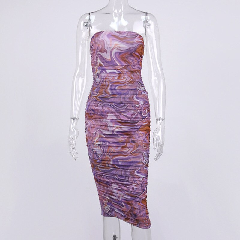 Trägerloses, figurbetontes Abendkleid