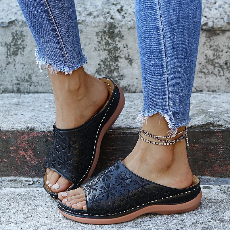 Orthopädische Keilsandalen mit offener Zehenpartie