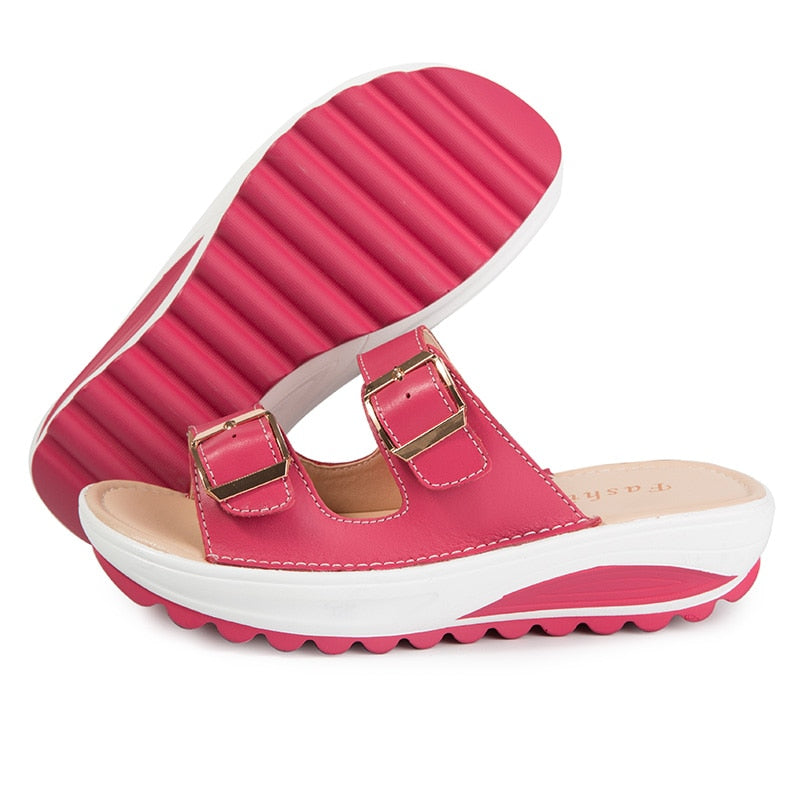 Hochwertige Keilsandalen
