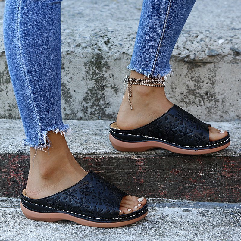 Orthopädische Keilsandalen mit offener Zehenpartie