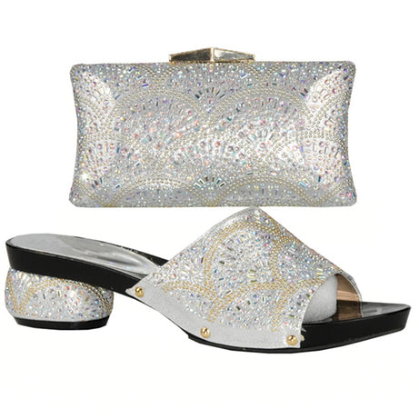 Ensemble Chaussures Et Sac Assorties Aux Couleurs Africaines