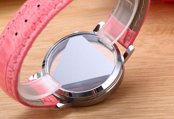 Montres femmes unique cadran triangulaire -